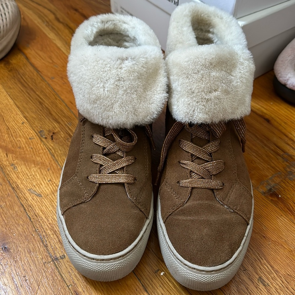 Cougar waterproof shearling sneakers!